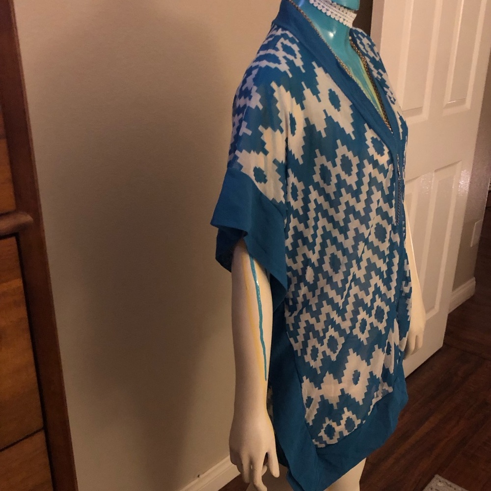 Sheer Mesh Flowing V-Neck Tunic Top (EUC) - Picture 3 of 8